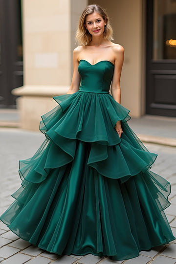 Robe de bal trapèze trapèze sans bretelles à volants en tulle